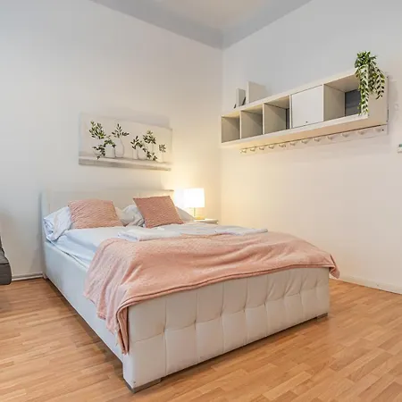 Peaceful Getaway 2Br Apartment With Shared Spaces Vienna Exterior photo